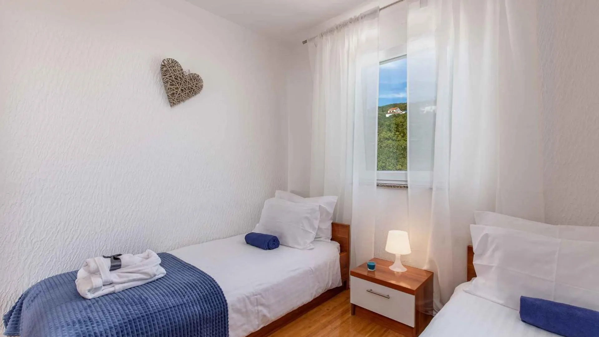 Apartment Dramalj 32 0*,