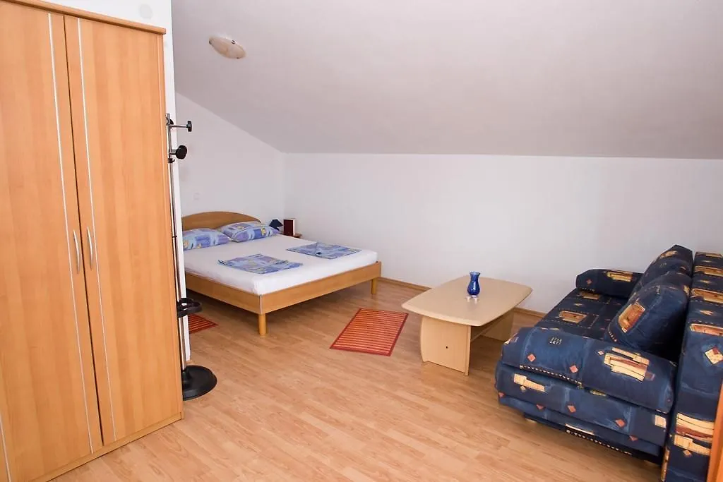 Apartment Dramalj 32 0*,